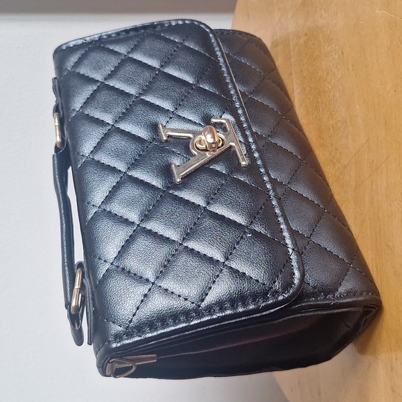Black Quilted Leather Bag - Picture 2 of 6